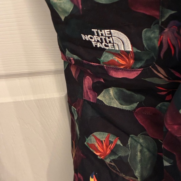 Snow Bibs The North Face Burgundy and Tropical Print Snow ❄️ Bibs ❄️☃️ - Picture 6 of 16